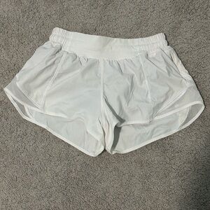Lululemon Hotty Hot shorts 2.5